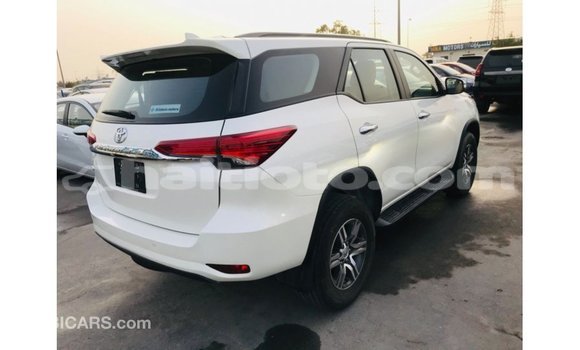 Acheter Import Voiture Toyota Fortuner Blanc à Import - Dubai, Artibonite Acheter Import Voiture Toyota Fortuner Blanc à Import - Dubai, Artibonite