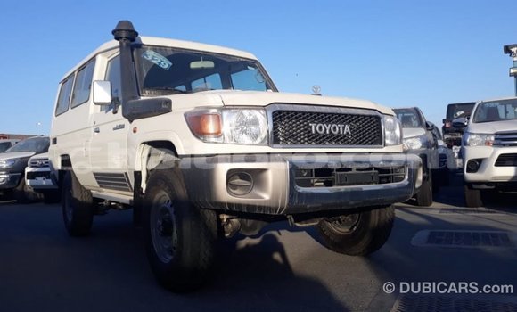 Acheter Import Voiture Toyota Land Cruiser Blanc à Import - Dubai, Artibonite Acheter Import Voiture Toyota Land Cruiser Blanc à Import - Dubai, Artibonite
