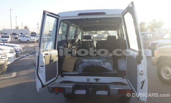 Acheter Import Voiture Toyota Land Cruiser Blanc à Import - Dubai, Artibonite Acheter Import Voiture Toyota Land Cruiser Blanc à Import - Dubai, Artibonite