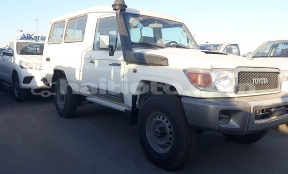 Acheter Import Voiture Toyota Land Cruiser Blanc à Import - Dubai, Artibonite Acheter Import Voiture Toyota Land Cruiser Blanc à Import - Dubai, Artibonite