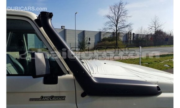 Acheter Import Voiture Toyota Land Cruiser Blanc à Import - Dubai, Artibonite Acheter Import Voiture Toyota Land Cruiser Blanc à Import - Dubai, Artibonite