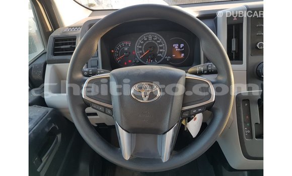 Acheter Import Voiture Toyota Hiace Blanc à Import - Dubai, Artibonite Acheter Import Voiture Toyota Hiace Blanc à Import - Dubai, Artibonite