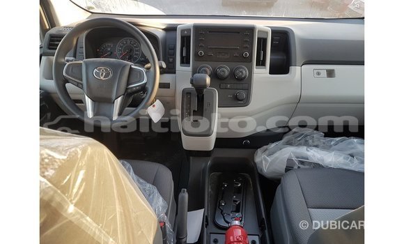 Acheter Import Voiture Toyota Hiace Blanc à Import - Dubai, Artibonite Acheter Import Voiture Toyota Hiace Blanc à Import - Dubai, Artibonite