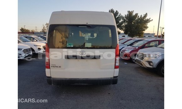 Acheter Import Voiture Toyota Hiace Blanc à Import - Dubai, Artibonite Acheter Import Voiture Toyota Hiace Blanc à Import - Dubai, Artibonite