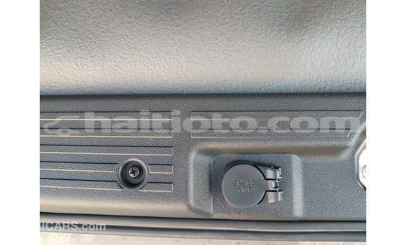 Acheter Import Voiture Toyota Hiace Blanc à Import - Dubai, Artibonite Acheter Import Voiture Toyota Hiace Blanc à Import - Dubai, Artibonite