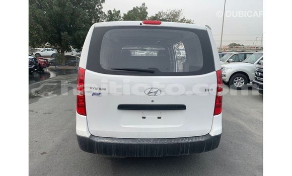 Acheter Import Voiture Hyundai Cargo Blanc à Import - Dubai, Artibonite Acheter Import Voiture Hyundai Cargo Blanc à Import - Dubai, Artibonite