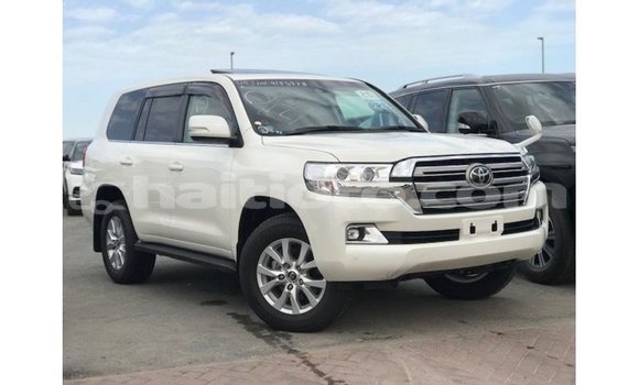 Acheter Import Voiture Toyota Land Cruiser Blanc à Import - Dubai, Artibonite Acheter Import Voiture Toyota Land Cruiser Blanc à Import - Dubai, Artibonite