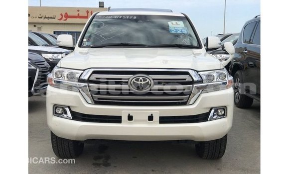 Acheter Import Voiture Toyota Land Cruiser Blanc à Import - Dubai, Artibonite Acheter Import Voiture Toyota Land Cruiser Blanc à Import - Dubai, Artibonite