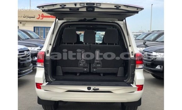 Acheter Import Voiture Toyota Land Cruiser Blanc à Import - Dubai, Artibonite Acheter Import Voiture Toyota Land Cruiser Blanc à Import - Dubai, Artibonite
