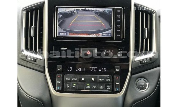 Acheter Import Voiture Toyota Land Cruiser Blanc à Import - Dubai, Artibonite Acheter Import Voiture Toyota Land Cruiser Blanc à Import - Dubai, Artibonite