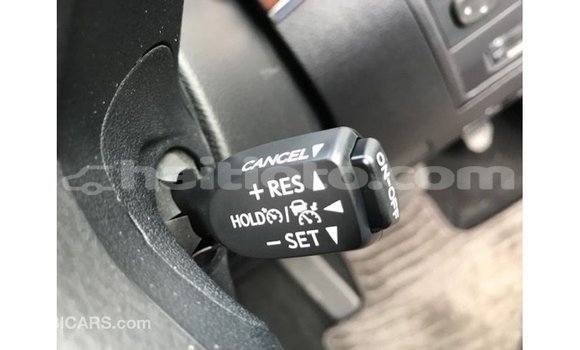 Acheter Import Voiture Toyota Land Cruiser Blanc à Import - Dubai, Artibonite Acheter Import Voiture Toyota Land Cruiser Blanc à Import - Dubai, Artibonite