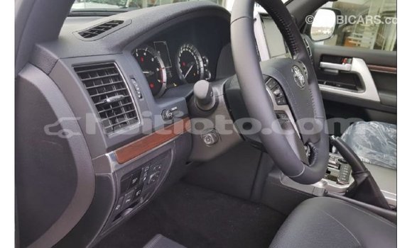 Acheter Import Voiture Toyota Land Cruiser Noir à Import - Dubai, Artibonite Acheter Import Voiture Toyota Land Cruiser Noir à Import - Dubai, Artibonite