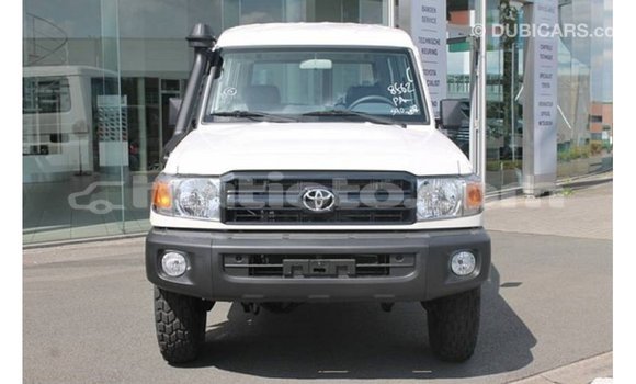 Acheter Import Voiture Toyota Land Cruiser Blanc à Import - Dubai, Artibonite Acheter Import Voiture Toyota Land Cruiser Blanc à Import - Dubai, Artibonite