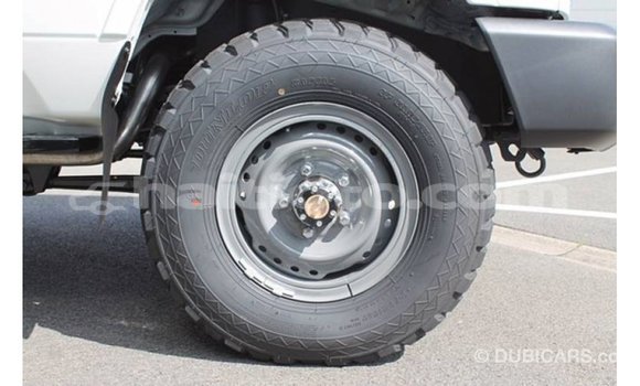 Acheter Import Voiture Toyota Land Cruiser Blanc à Import - Dubai, Artibonite Acheter Import Voiture Toyota Land Cruiser Blanc à Import - Dubai, Artibonite