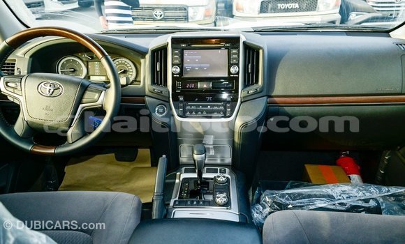 Acheter Import Voiture Toyota Land Cruiser Blanc à Import - Dubai, Artibonite Acheter Import Voiture Toyota Land Cruiser Blanc à Import - Dubai, Artibonite