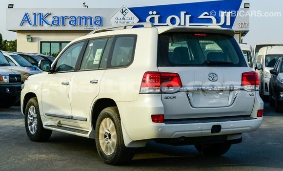 Acheter Import Voiture Toyota Land Cruiser Blanc à Import - Dubai, Artibonite Acheter Import Voiture Toyota Land Cruiser Blanc à Import - Dubai, Artibonite