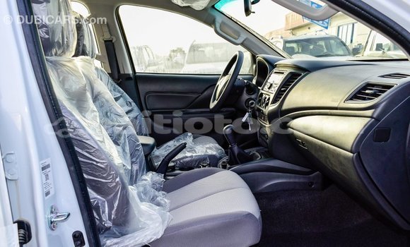 Acheter Import Voiture Mitsubishi L200 Blanc à Import - Dubai, Artibonite Acheter Import Voiture Mitsubishi L200 Blanc à Import - Dubai, Artibonite