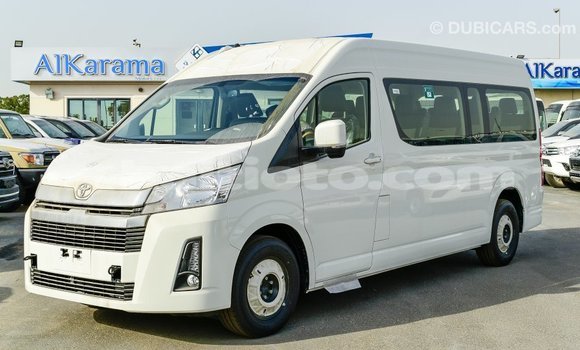 Acheter Import Voiture Toyota Hiace Blanc à Import - Dubai, Artibonite Acheter Import Voiture Toyota Hiace Blanc à Import - Dubai, Artibonite