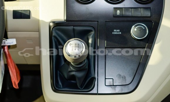 Acheter Import Voiture Toyota Hiace Blanc à Import - Dubai, Artibonite Acheter Import Voiture Toyota Hiace Blanc à Import - Dubai, Artibonite