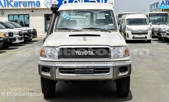 Acheter Import Voiture Toyota Land Cruiser Blanc à Import - Dubai, Artibonite Acheter Import Voiture Toyota Land Cruiser Blanc à Import - Dubai, Artibonite
