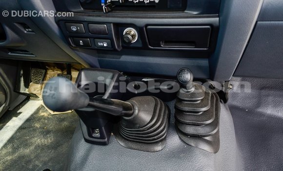 Acheter Import Voiture Toyota Land Cruiser Blanc à Import - Dubai, Artibonite Acheter Import Voiture Toyota Land Cruiser Blanc à Import - Dubai, Artibonite