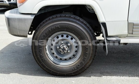 Acheter Import Voiture Toyota Land Cruiser Blanc à Import - Dubai, Artibonite Acheter Import Voiture Toyota Land Cruiser Blanc à Import - Dubai, Artibonite