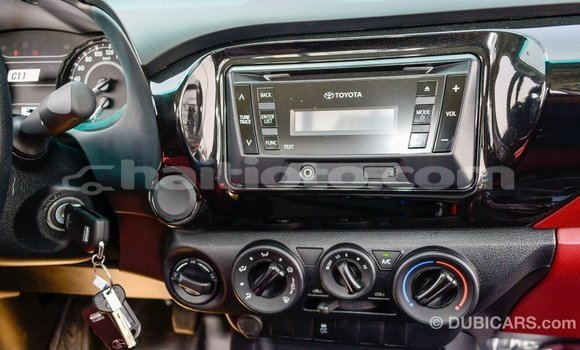 Acheter Import Voiture Toyota Hilux Blanc à Import - Dubai, Artibonite Acheter Import Voiture Toyota Hilux Blanc à Import - Dubai, Artibonite