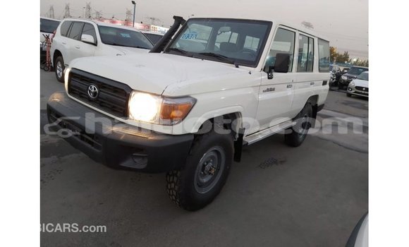 Acheter Import Voiture Toyota Land Cruiser Blanc à Import - Dubai, Artibonite Acheter Import Voiture Toyota Land Cruiser Blanc à Import - Dubai, Artibonite