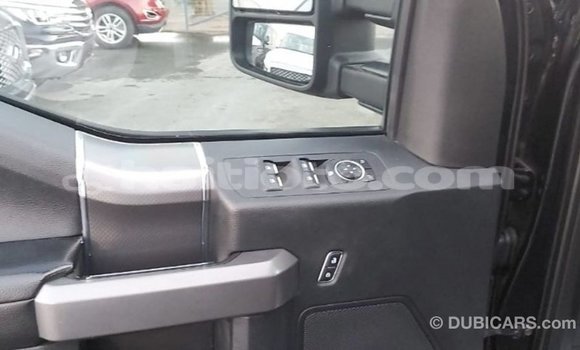 Acheter Import Voiture Ford V8 Noir à Import - Dubai, Artibonite Acheter Import Voiture Ford V8 Noir à Import - Dubai, Artibonite