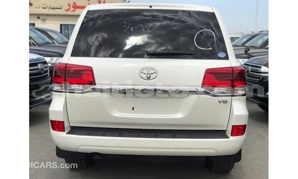 Acheter Import Voiture Toyota Land Cruiser Blanc à Import - Dubai, Artibonite Acheter Import Voiture Toyota Land Cruiser Blanc à Import - Dubai, Artibonite