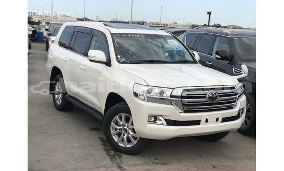 Acheter Import Voiture Toyota Land Cruiser Blanc à Import - Dubai, Artibonite Acheter Import Voiture Toyota Land Cruiser Blanc à Import - Dubai, Artibonite