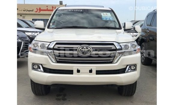 Acheter Import Voiture Toyota Land Cruiser Blanc à Import - Dubai, Artibonite Acheter Import Voiture Toyota Land Cruiser Blanc à Import - Dubai, Artibonite