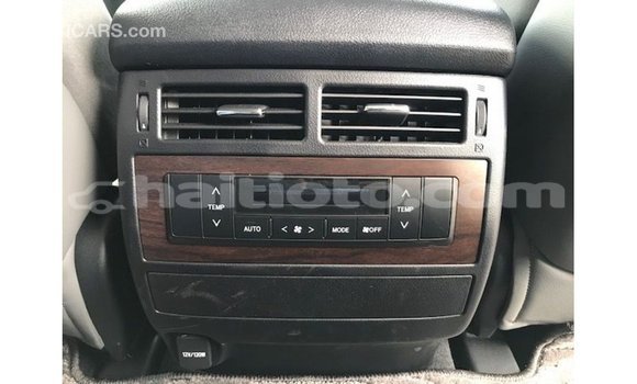 Acheter Import Voiture Toyota Land Cruiser Blanc à Import - Dubai, Artibonite Acheter Import Voiture Toyota Land Cruiser Blanc à Import - Dubai, Artibonite