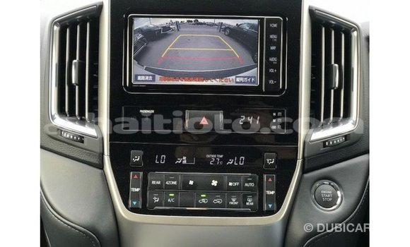 Acheter Import Voiture Toyota Land Cruiser Blanc à Import - Dubai, Artibonite Acheter Import Voiture Toyota Land Cruiser Blanc à Import - Dubai, Artibonite