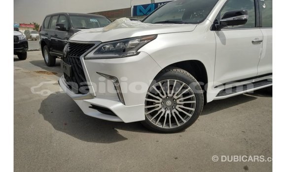 Acheter Import Voiture Lexus LX Blanc à Import - Dubai, Artibonite