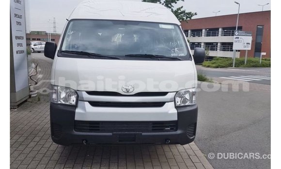 Acheter Import Voiture Toyota Hiace Blanc à Import - Dubai, Artibonite Acheter Import Voiture Toyota Hiace Blanc à Import - Dubai, Artibonite