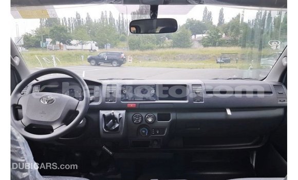 Acheter Import Voiture Toyota Hiace Blanc à Import - Dubai, Artibonite Acheter Import Voiture Toyota Hiace Blanc à Import - Dubai, Artibonite