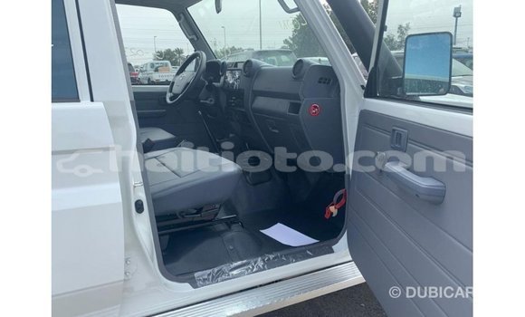 Buy Import Toyota Land Cruiser White Car in Import - Dubai in Artibonite Buy Import Toyota Land Cruiser White Car in Import - Dubai in Artibonite