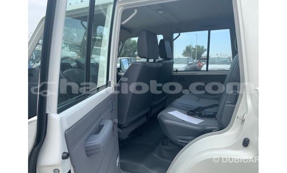 Buy Import Toyota Land Cruiser White Car in Import - Dubai in Artibonite Buy Import Toyota Land Cruiser White Car in Import - Dubai in Artibonite