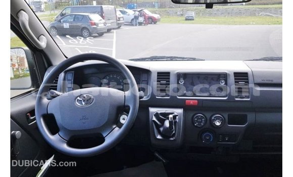 Buy Import Toyota Hiace White Car in Import - Dubai in Artibonite Buy Import Toyota Hiace White Car in Import - Dubai in Artibonite