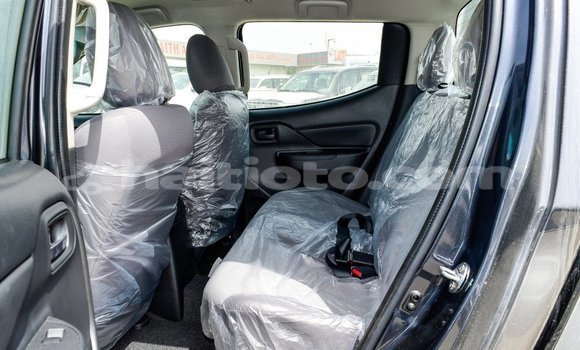 Acheter Import Voiture Mitsubishi L200 Noir à Import - Dubai, Artibonite Acheter Import Voiture Mitsubishi L200 Noir à Import - Dubai, Artibonite