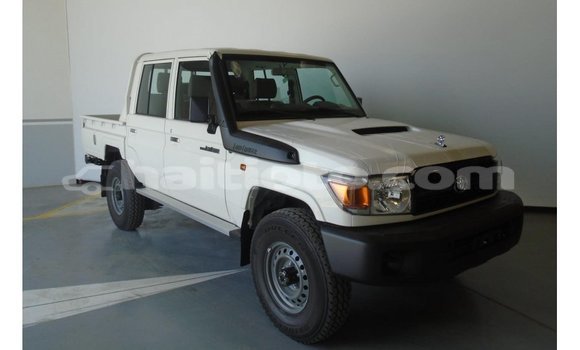Acheter Import Voiture Toyota Land Cruiser Blanc à Import - Dubai, Artibonite Acheter Import Voiture Toyota Land Cruiser Blanc à Import - Dubai, Artibonite