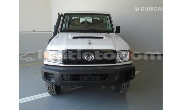 Acheter Import Voiture Toyota Land Cruiser Blanc à Import - Dubai, Artibonite Acheter Import Voiture Toyota Land Cruiser Blanc à Import - Dubai, Artibonite