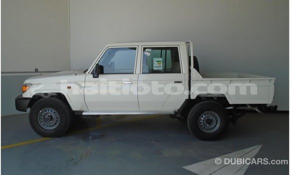 Acheter Import Voiture Toyota Land Cruiser Blanc à Import - Dubai, Artibonite Acheter Import Voiture Toyota Land Cruiser Blanc à Import - Dubai, Artibonite