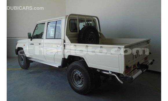 Acheter Import Voiture Toyota Land Cruiser Blanc à Import - Dubai, Artibonite Acheter Import Voiture Toyota Land Cruiser Blanc à Import - Dubai, Artibonite