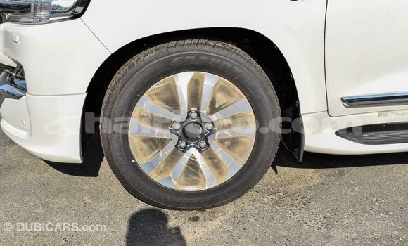 Acheter Import Voiture Toyota Land Cruiser Blanc à Import - Dubai, Artibonite Acheter Import Voiture Toyota Land Cruiser Blanc à Import - Dubai, Artibonite