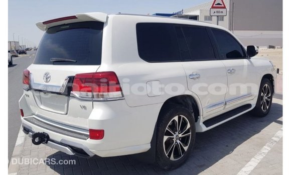 Acheter Import Voiture Toyota Land Cruiser Blanc à Import - Dubai, Artibonite Acheter Import Voiture Toyota Land Cruiser Blanc à Import - Dubai, Artibonite