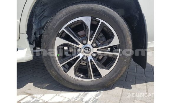 Acheter Import Voiture Toyota Land Cruiser Blanc à Import - Dubai, Artibonite Acheter Import Voiture Toyota Land Cruiser Blanc à Import - Dubai, Artibonite