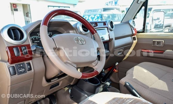 Acheter Import Voiture Toyota Land Cruiser Beige à Import - Dubai, Artibonite Acheter Import Voiture Toyota Land Cruiser Beige à Import - Dubai, Artibonite