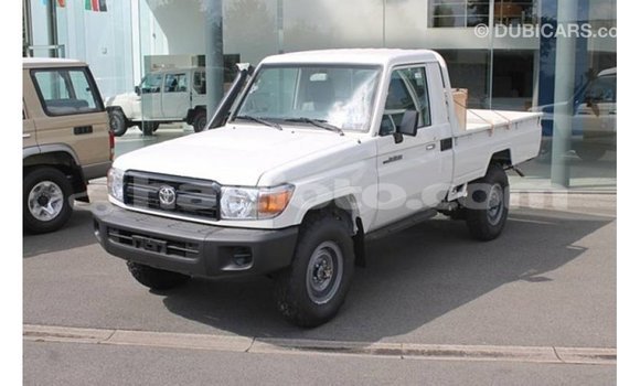 Acheter Import Voiture Toyota Land Cruiser Blanc à Import - Dubai, Artibonite Acheter Import Voiture Toyota Land Cruiser Blanc à Import - Dubai, Artibonite